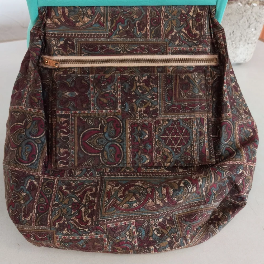 Lou Taylor 1970's, Vintage Frame Style, Top Clip Bag